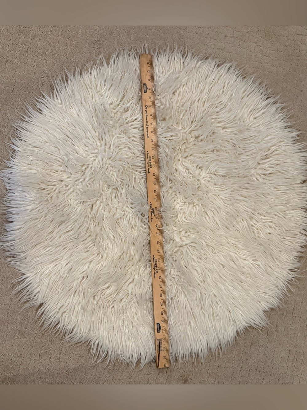 Creamy White Faux Fur Round Accent Rug